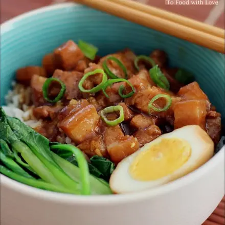 B ) Braised Pork Rice Combo